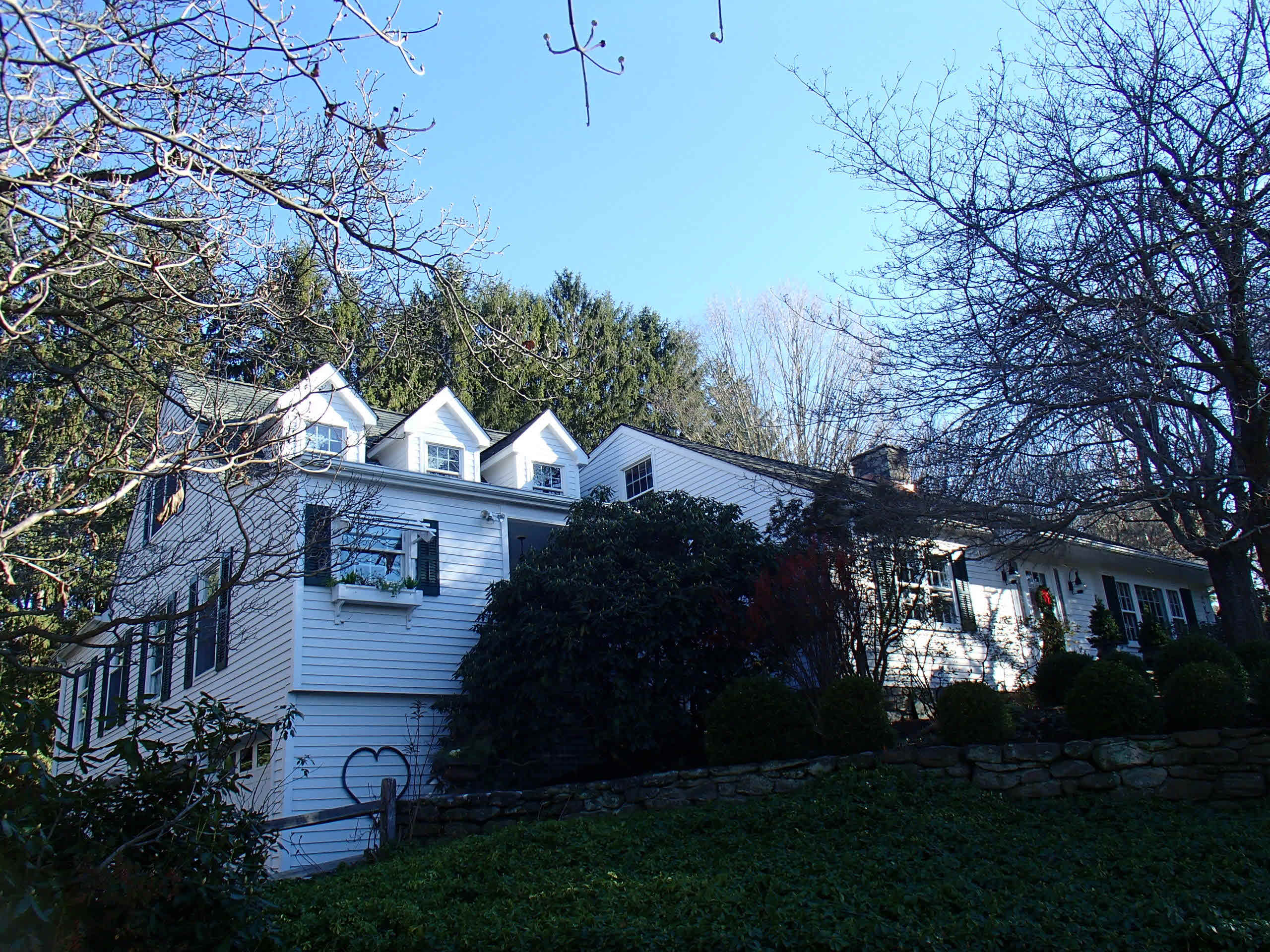 Building photograph for 24 KEELER RD
